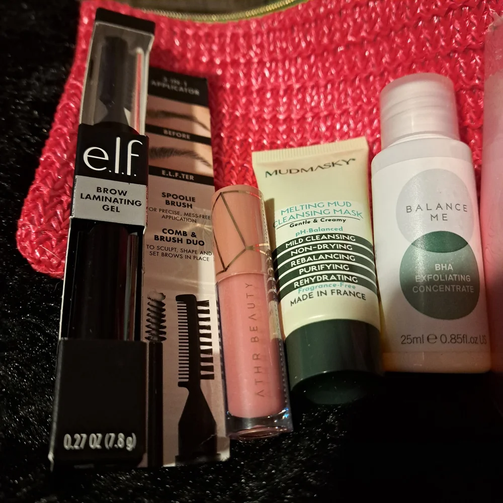 Ipsy Women's Red Makeup Bag - extra items new with bag